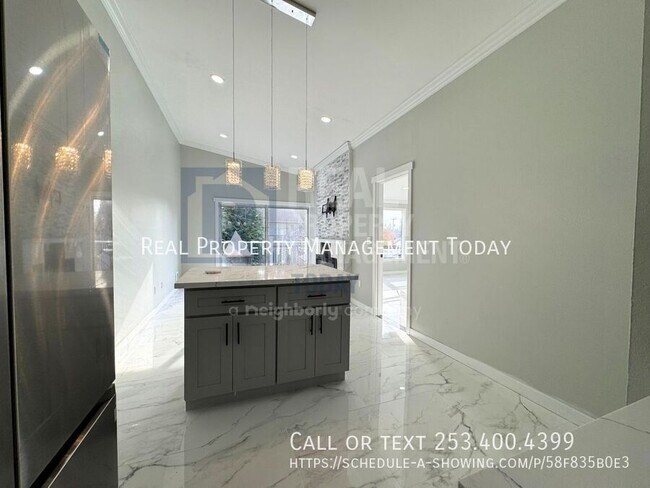 Building Photo - 1111 SW 148th St