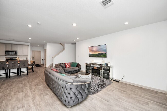 Building Photo - 311 John House Ln