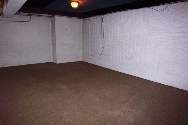 basement storage/rec area - 4720 Baylor Ct