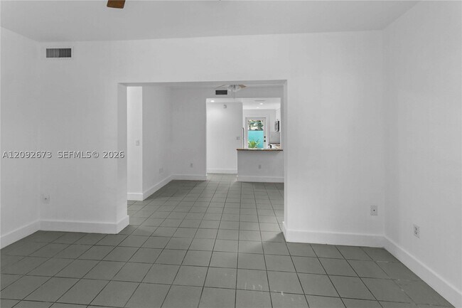 Building Photo - 3625 SW 37th Ave