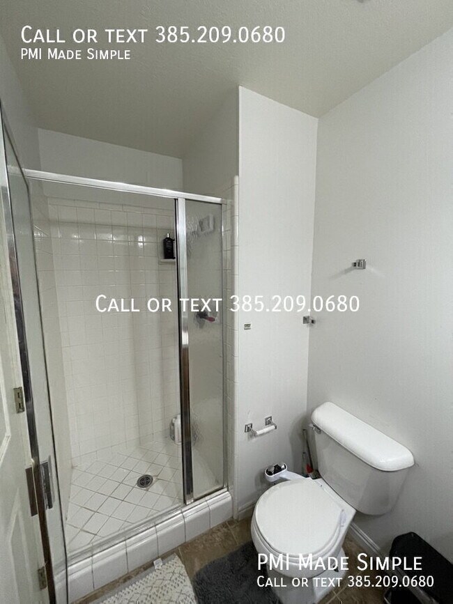Building Photo - 242 S 400 E