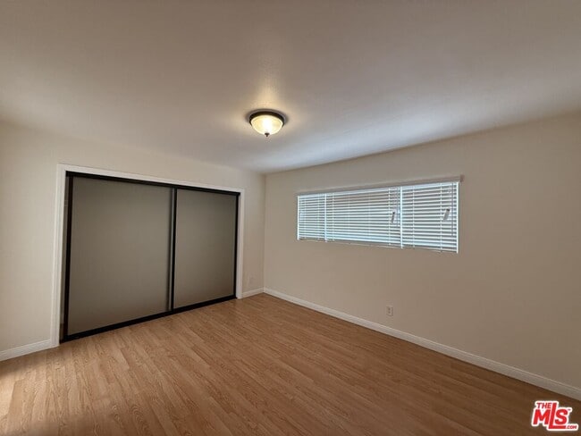 Building Photo - 314 S Clark Dr