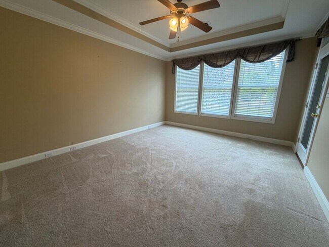 Building Photo - Spacious Executive Home in North Knox Summer Rose Subdivision