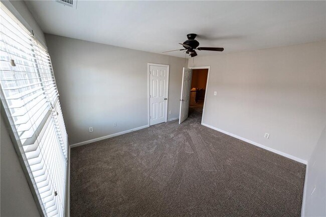Building Photo - 4995 Berkeley Oak Dr