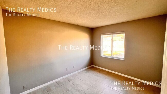 Building Photo - 12347 Antonio Cir