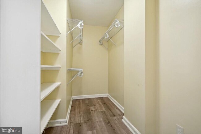 Building Photo - 940 25th St NW
