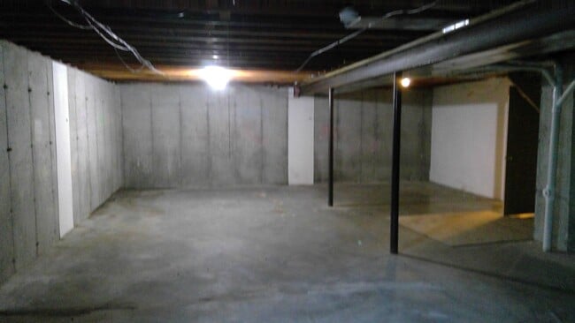 Building Photo - 298