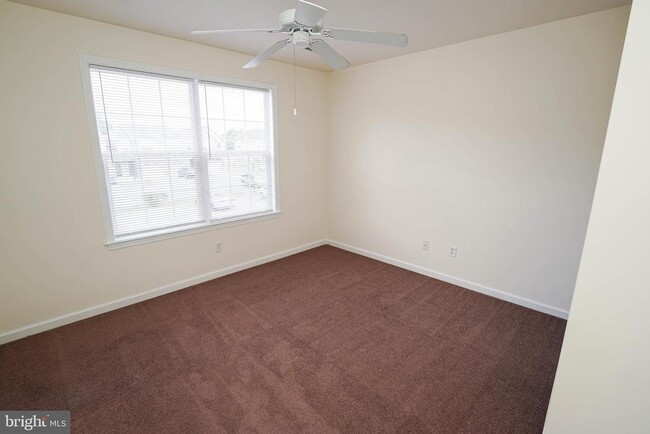 Building Photo - 420 Parkview Ct