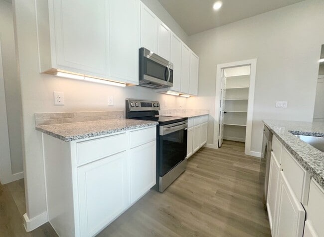 Building Photo - 309 Panhandle Dr