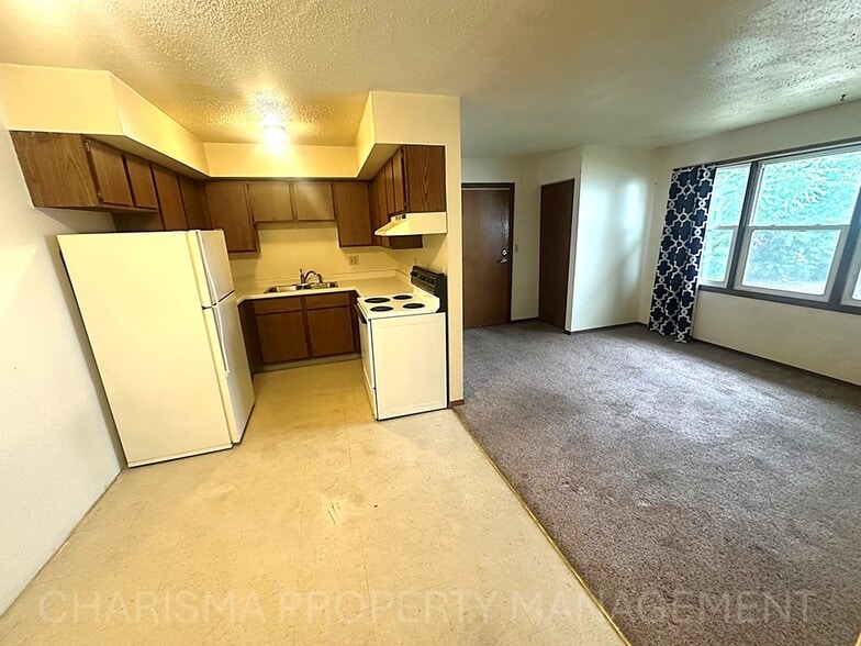 Building Photo - 513 N Main Ave