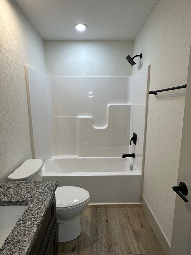 Building Photo - BRAND NEW 3 Bed 2 Bath in WAYNESVILLE - FOR RENT