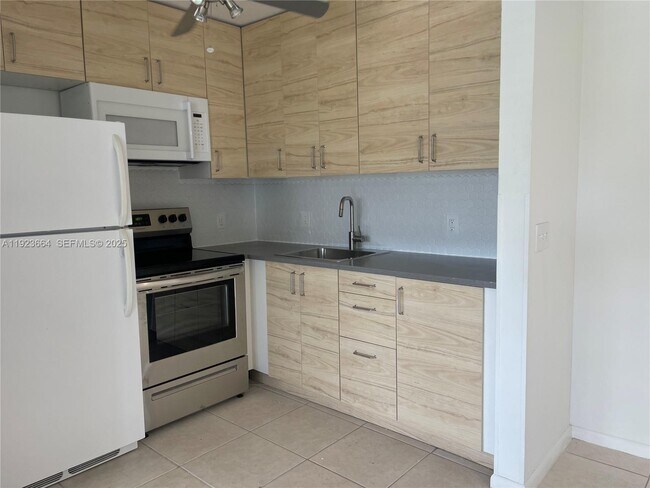 Building Photo - 119 Tilford F