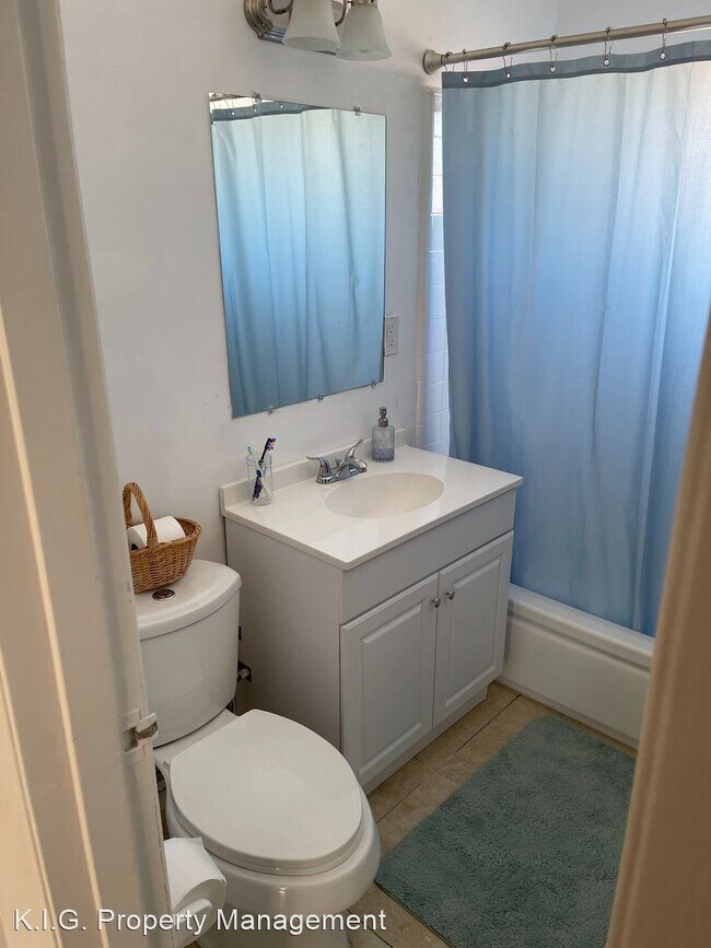 Building Photo - 1 br, 1 bath Apartment - 14109 Hatteras St...