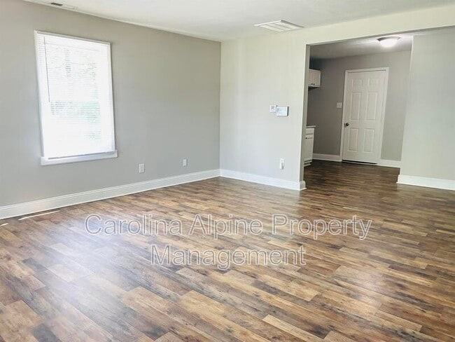 Building Photo - 113 Bingo Ln