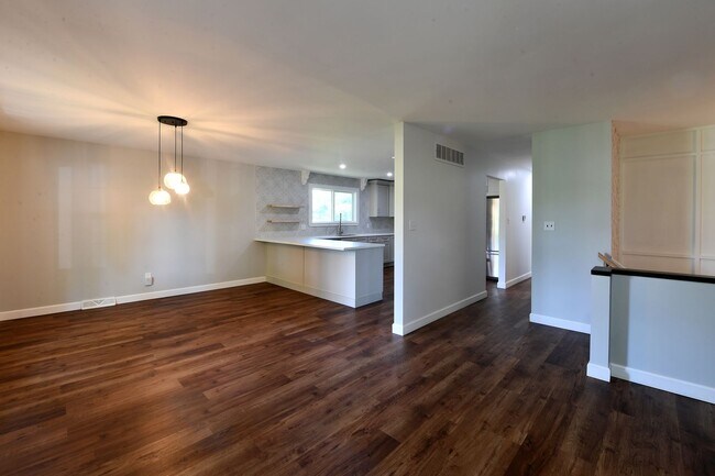 Building Photo - 2706 Christy Ave