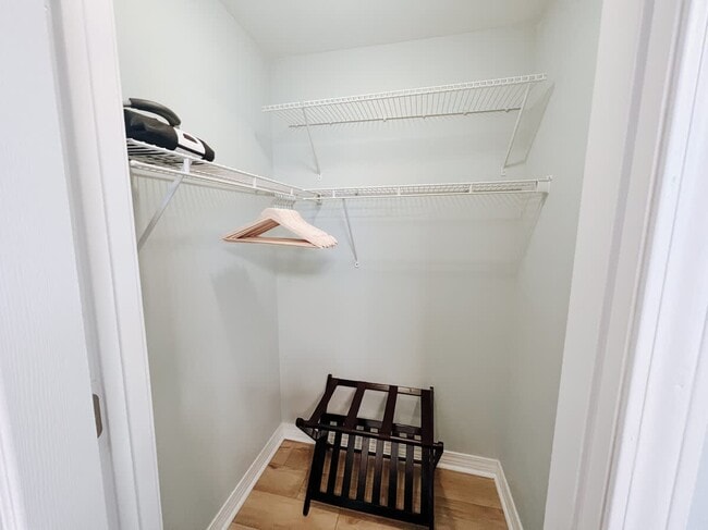 Building Photo - 5499 Medina Rd