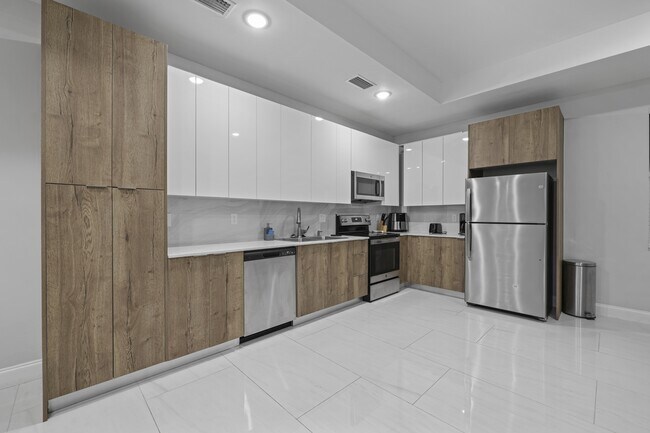 Building Photo - 2906 65th St W