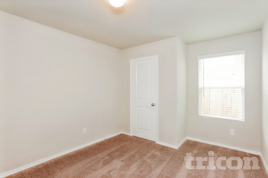 Building Photo - 8518 Amistad Cove