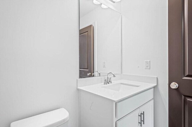 Building Photo - 4590 Sims Pk Overlook