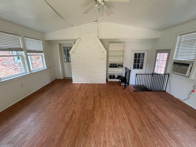 Building Photo - 7201 Mountainbrook Dr