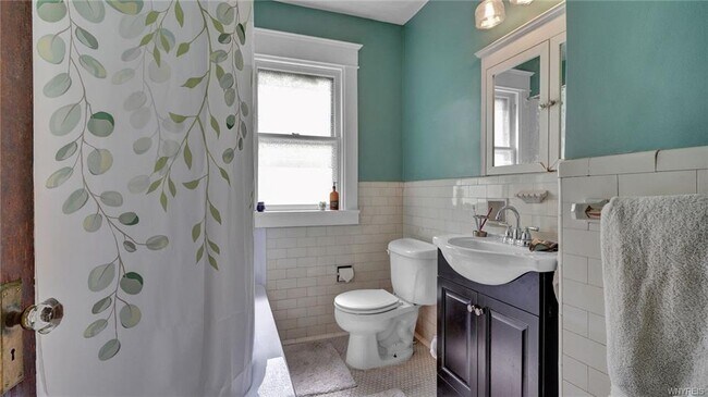 Building Photo - 59 Crestwood Ave