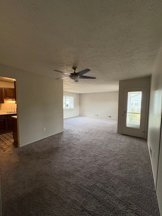 Building Photo - Two bedroom one bathroom duplex for rent