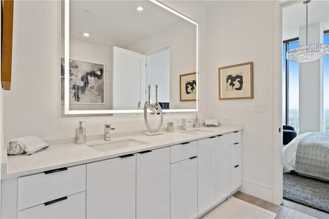 Building Photo - 788 West Marietta St NW