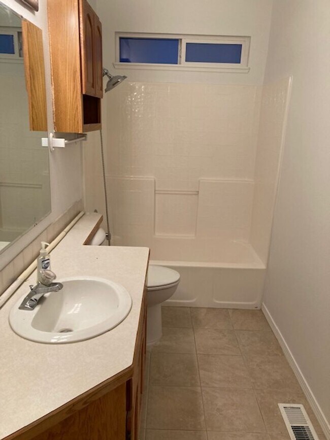 Building Photo - Lovely single level home in Meridian