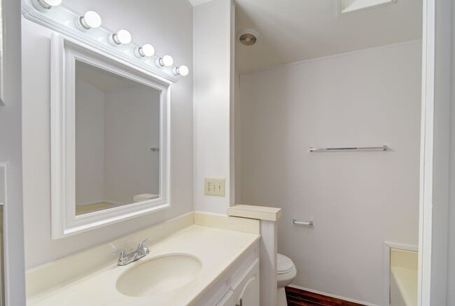 Building Photo - 5620 Hobble Creek Dr