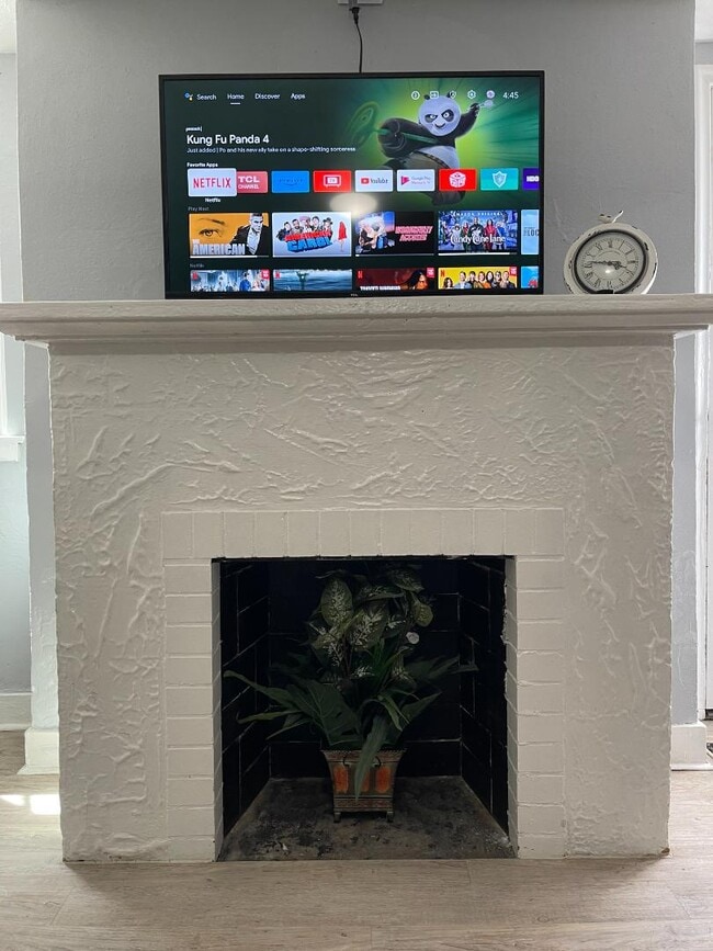 Building Photo - 2201 W State St