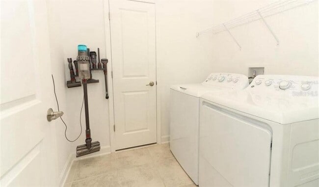 Building Photo - 2872 Nottel Dr