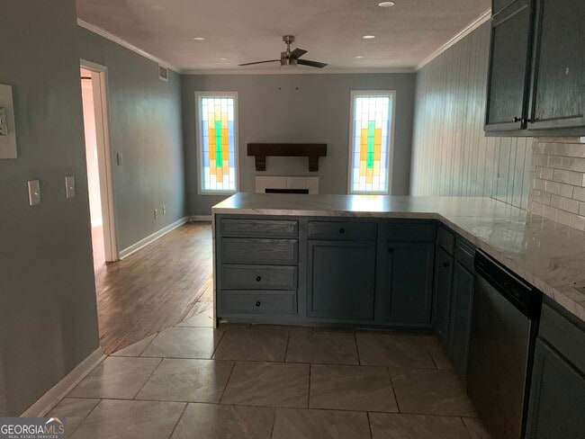 Building Photo - 95 Willowick Dr