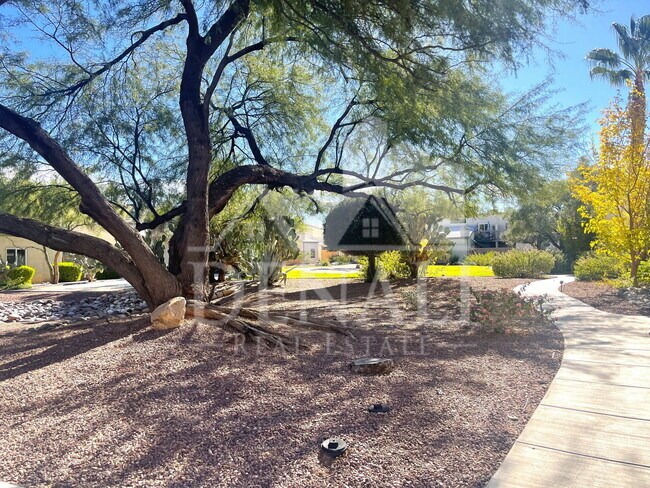 Building Photo - 3750 N Country Club Rd