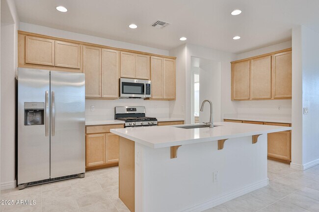 Building Photo - 8806 W Orange Dr