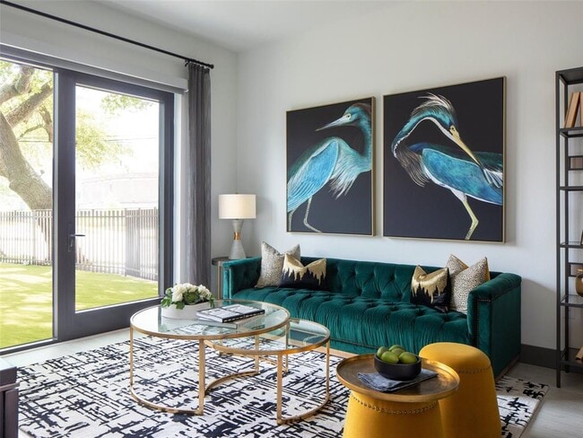 Building Photo - 4641 Montrose Blvd