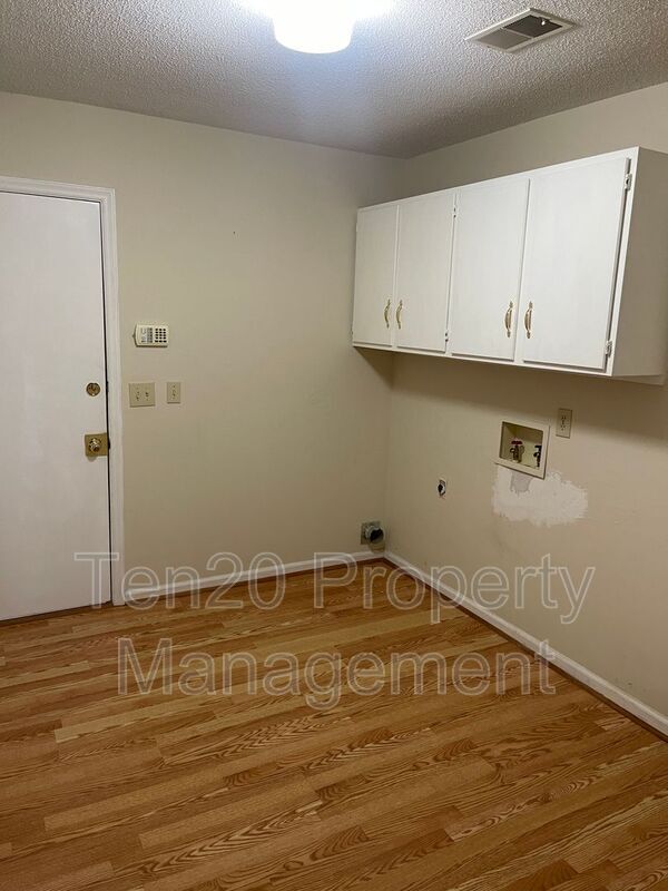 Building Photo - 1340 Blanchfield Dr