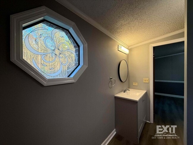 Building Photo - 3 Bedroom, 2 Bathroom Home in a Beautiful Country Setting