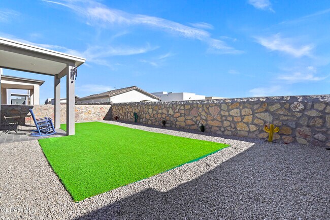 Building Photo - 620 Paseo Modesto Dr
