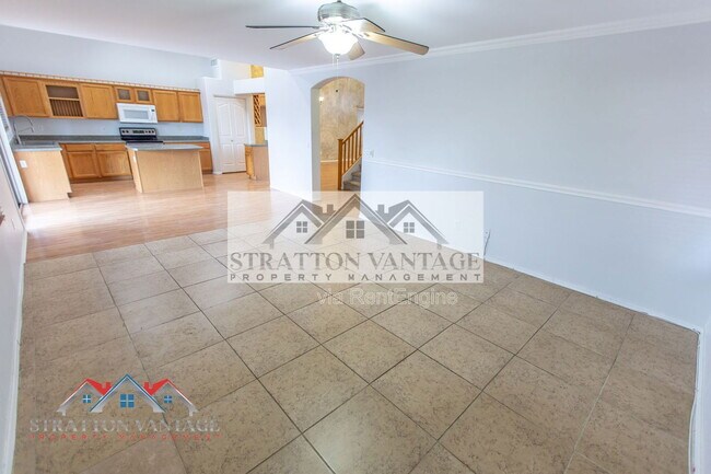 Building Photo - 2805 S Abbey Cir