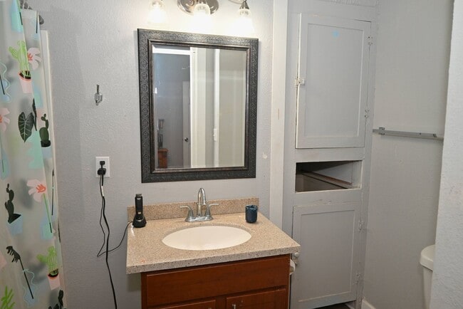 Building Photo - 1908 10th St