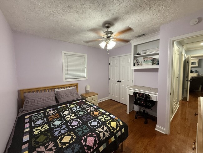 Building Photo - 3251 Crafton St