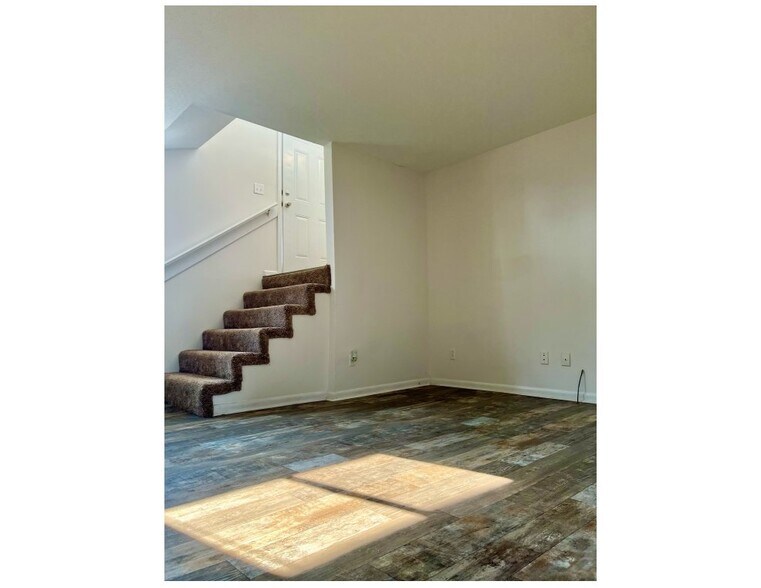 Building Photo - 139 Hendricks Blvd