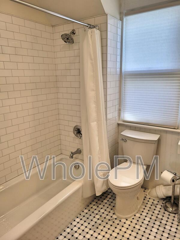 Building Photo - 721 Elati St