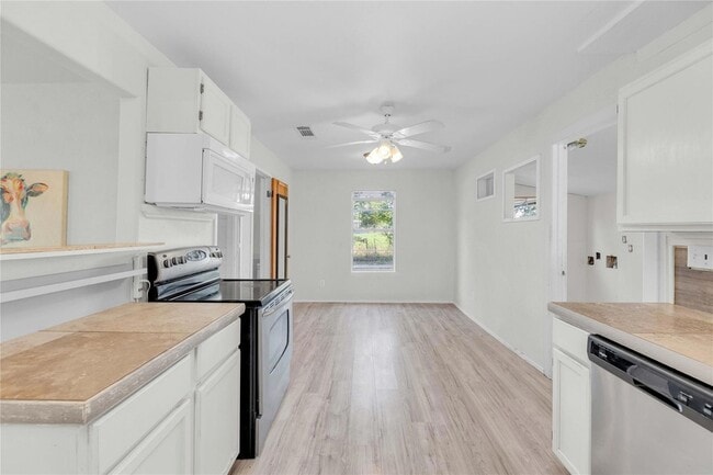 Building Photo - 20235 Engelmann Ln