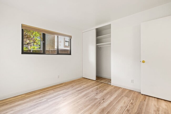 Building Photo - Secluded Rockridge 2BD | Parking Included | Near BART, Shops & Dining