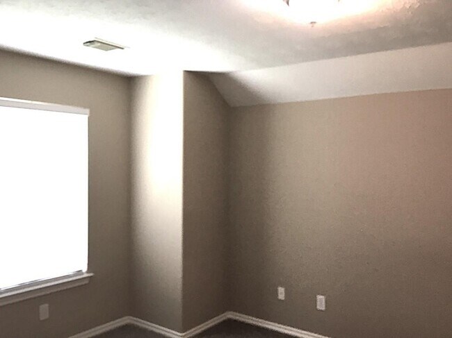 Building Photo - 12227 Lavon Dr