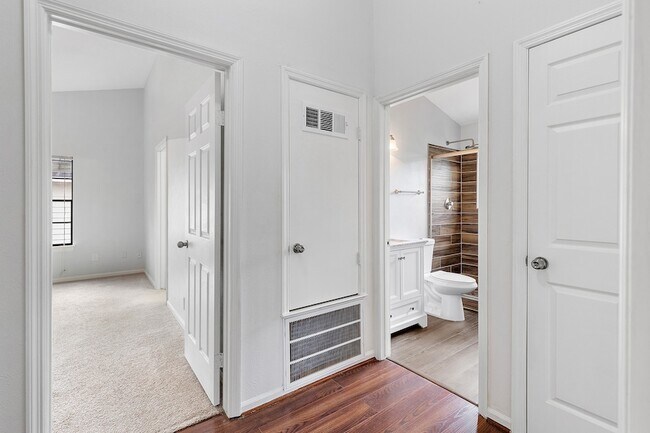 Building Photo - 3223 Golden Willow Dr