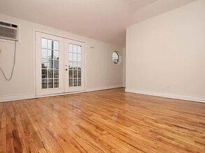 Building Photo - 319 Winthrop St