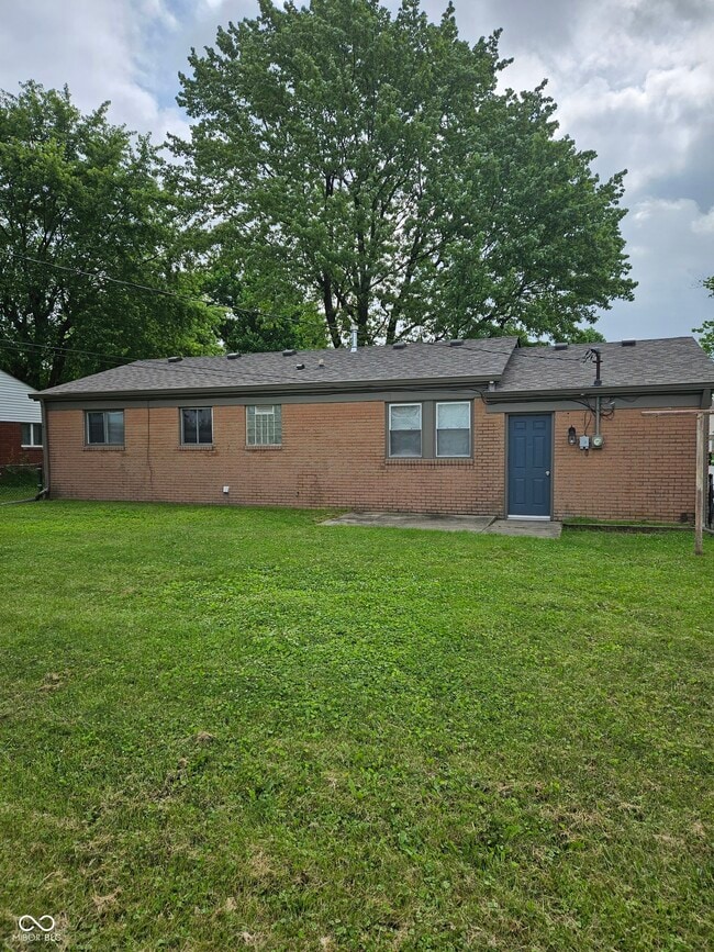 Building Photo - 748 Maple Ln