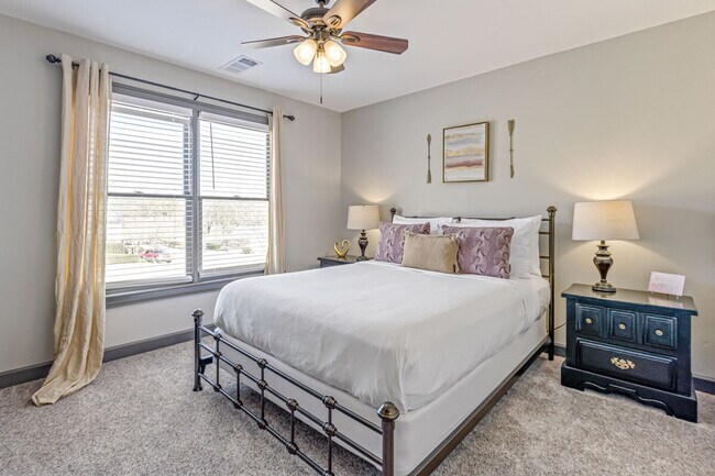 Building Photo - 10 Bridlewood Ct